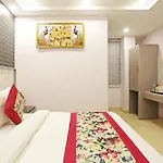 Hotel Mayfair Just A Minute Away From New Delhi Railway Station And Connaught Place